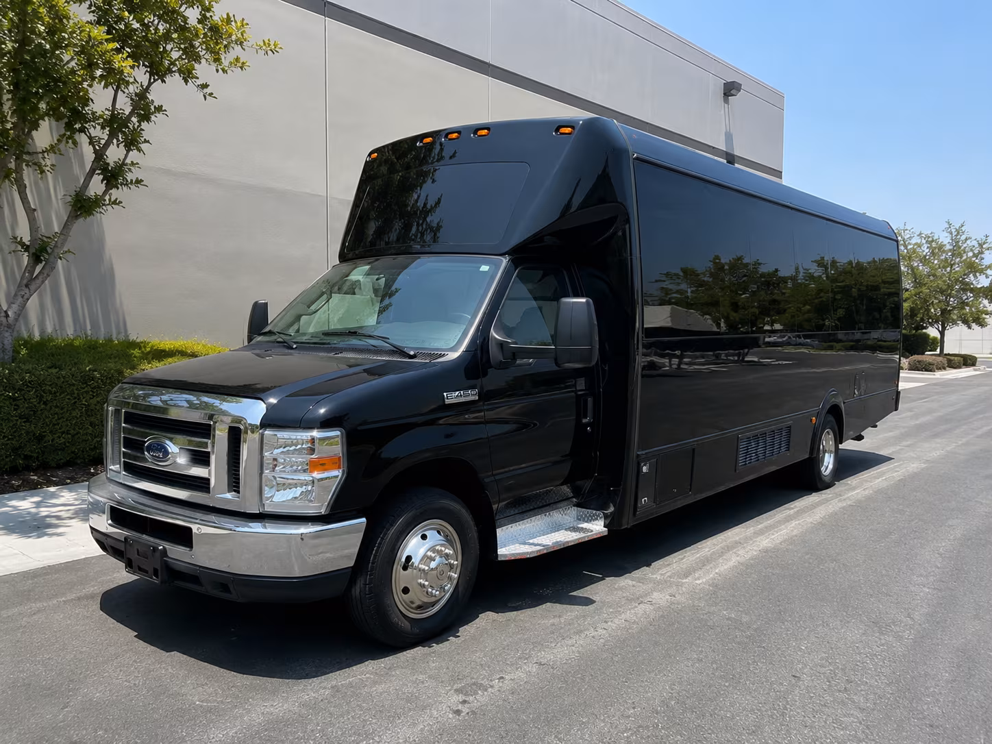 birthday party buses for south bay bar crawls and club nights