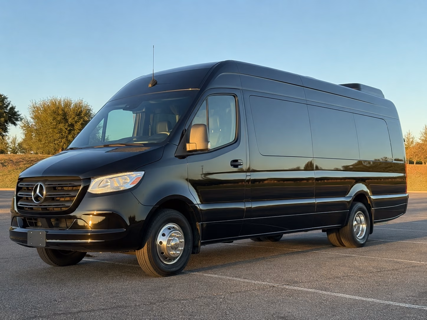 easily book transportation for your next airport transfer 1