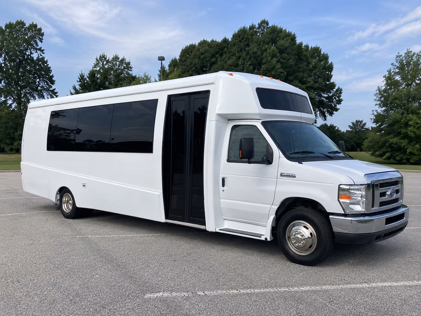 hawthorne 18 passenger party bus