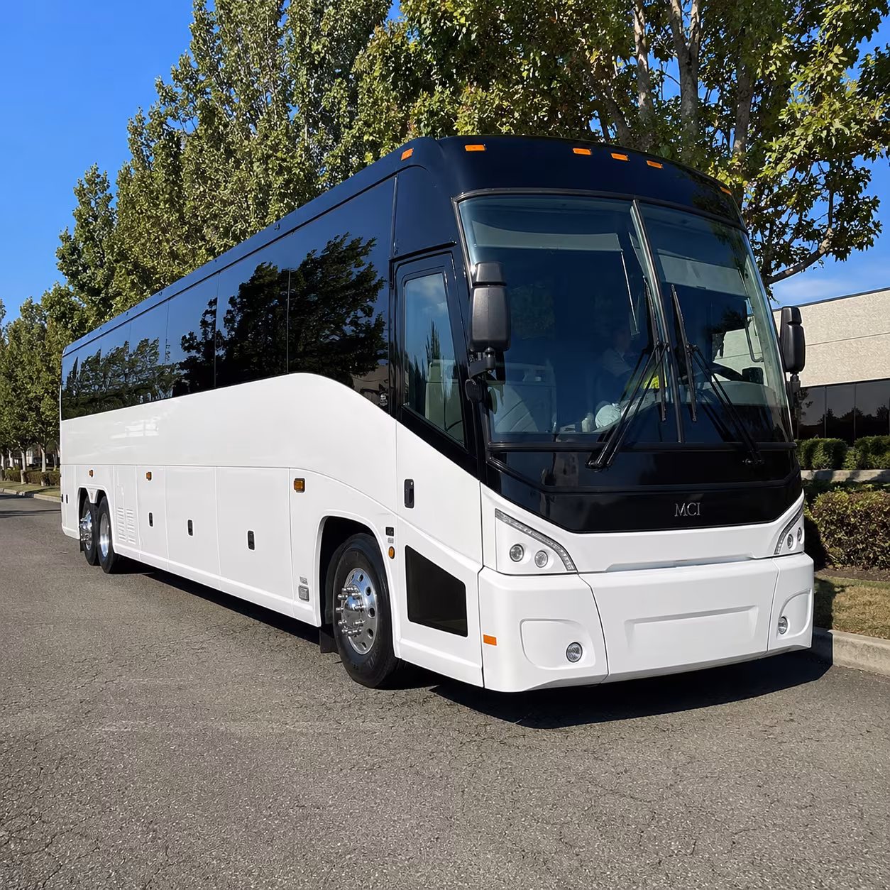 hawthorne 50 passenger charter bus