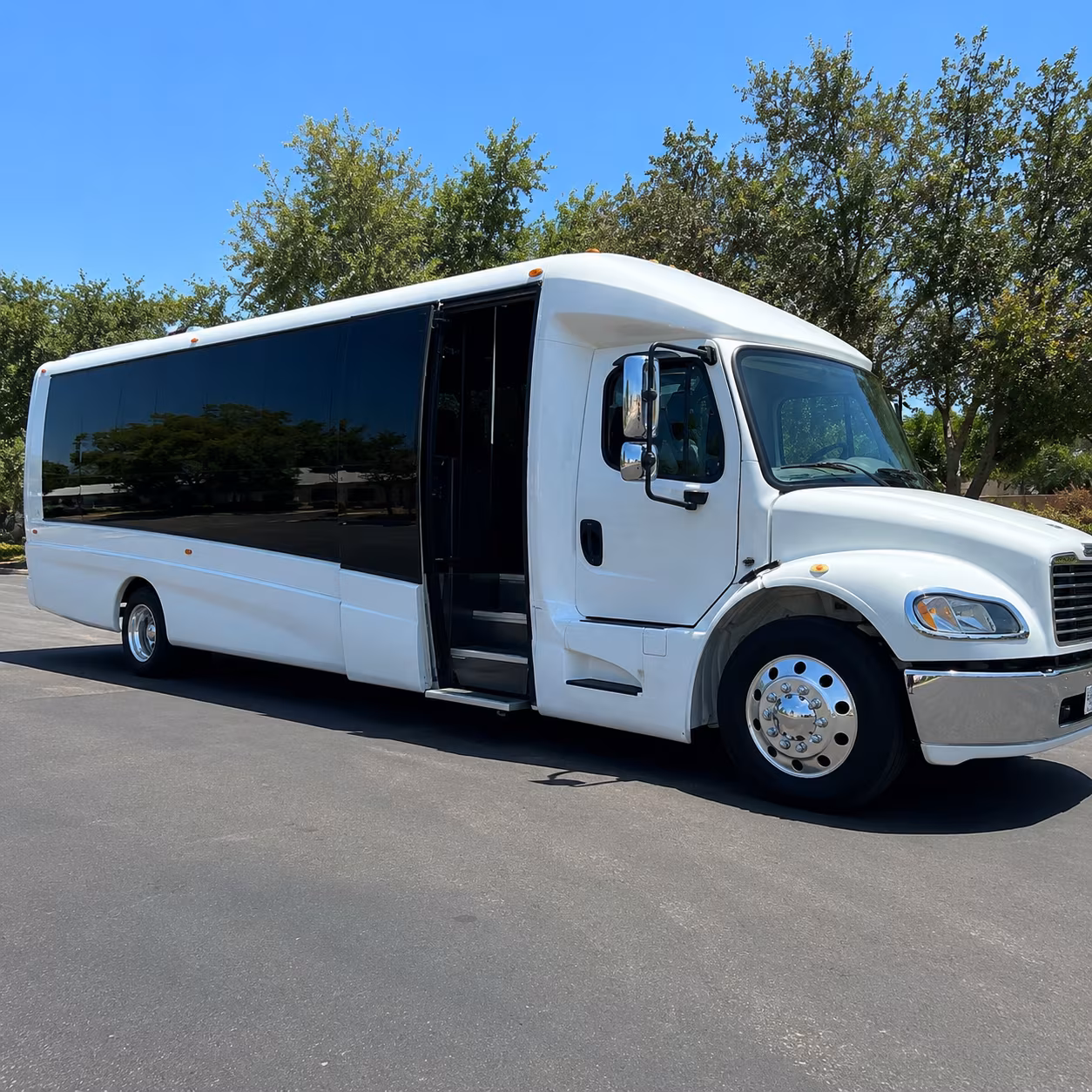 minibuses for museum and cultural field trips from hawthorne schools