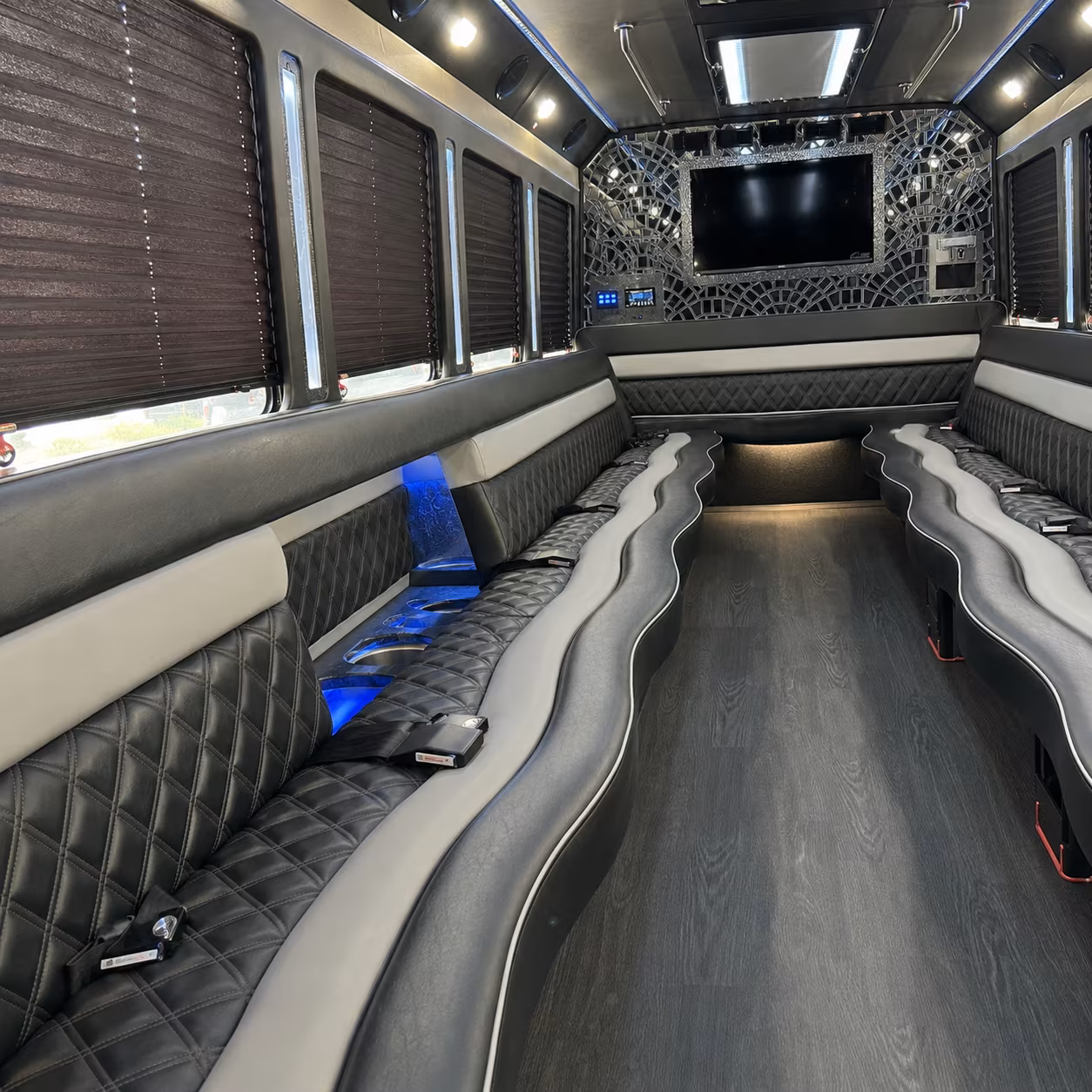 sweet 16 and quinceanera party buses in the hawthorne area